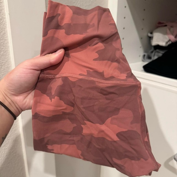 Size 4 Lululemon align 28’ length Nwot - Picture 3 of 3